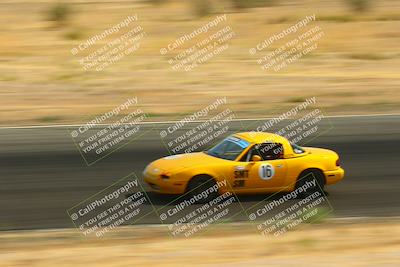 media/May-31-2025-CalClub SCCA (Sat) [[2c1a04e1ee]]/Race/Group 5/Turn 4b/